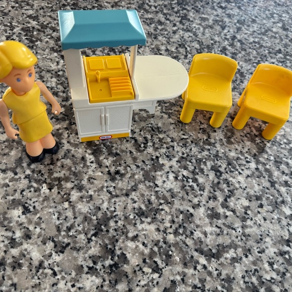 Little Tikes Other - Vintage little tikes Yellow and Blue Playset